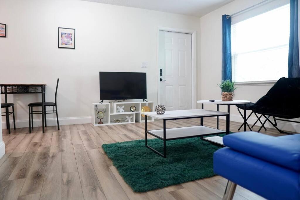 Jay'S Cozy Arts Appartement Tampa Buitenkant foto