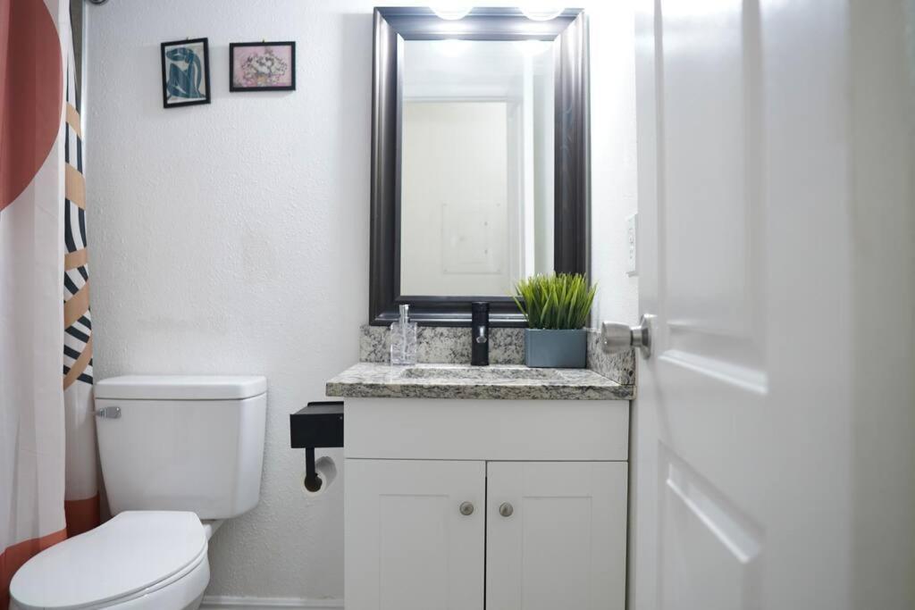 Jay'S Cozy Arts Appartement Tampa Buitenkant foto