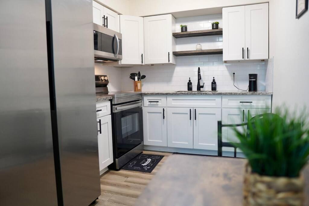 Jay'S Cozy Arts Appartement Tampa Buitenkant foto